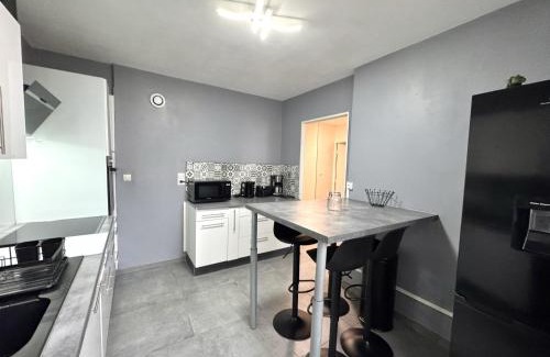 Saint-Priest Apartment | Le Citybreak BeauT4 Moderne Terrasse-Centre-Ville Parking gratuit