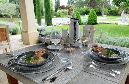 Graveson Bed & Breakfast | Le Clos des Cyprès Maison d'hôtes de charme - Diner Gourmet & Bien-être