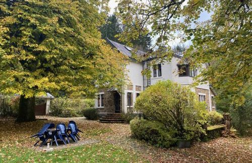Lorcy House | Le Clos des Tilleuls - Gîte de Charme avec Piscine au Cœur de la Nature