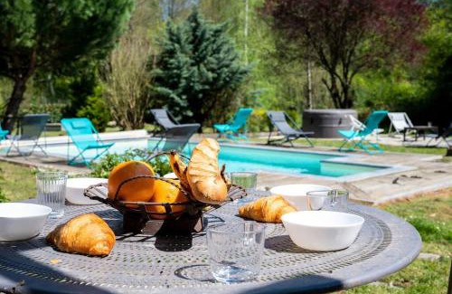 Thilouze House | Le Clos du Tilleul Fabuleuse propriété 15 à 30 Pers Piscine au coeur d'un charmant village