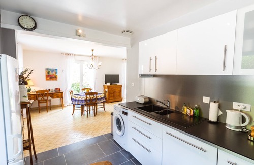 Amboise House | Le Clos Fleuri : Cottage with Tranquil Garden Setting in Historic Amboise