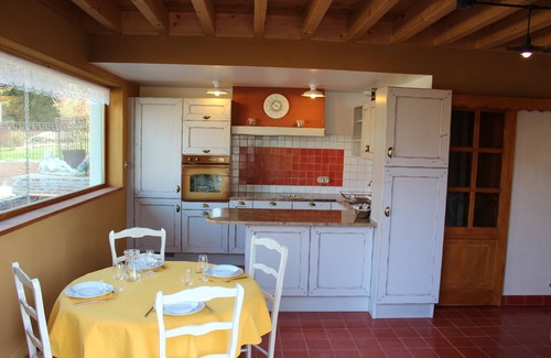 Brison-Saint-Innocent House | LE CLOS DES BURGONDES - gite SEDELEUBE