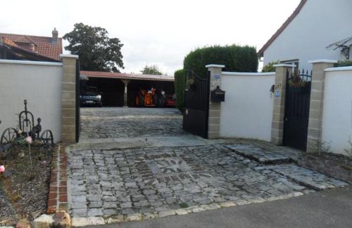 Fontaine-sous-Montdidier Apartment | Le clos des tracteurs d'antan