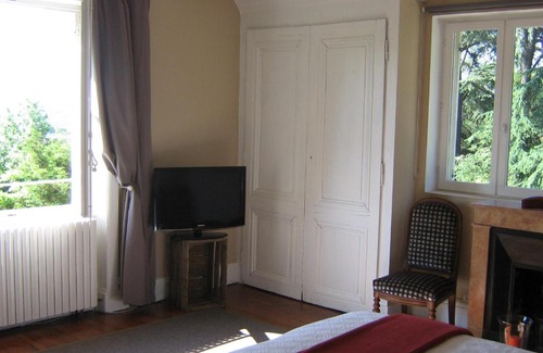 Saint-Genis-Laval Bed & Breakfast | Le clos saint Genois