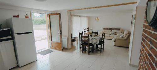 Meusnes Apartment | Le Clos Varnay Jardin