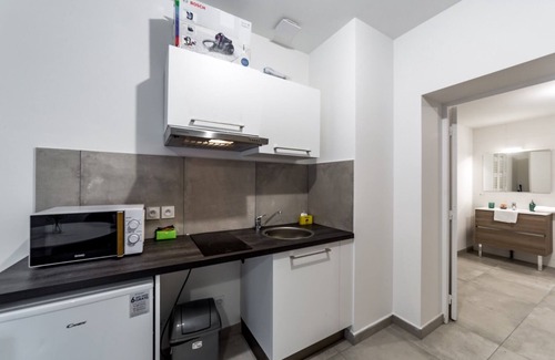 Charbonnieres-les-Bains Apartment | Le Cocon - Studio Cosy et Moderne - Charbonnière les Bains