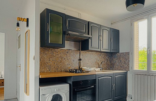 Buers Apartment | Le cocon, accommodation for 6 people + 1 baby in Villeurbanne near Lyon