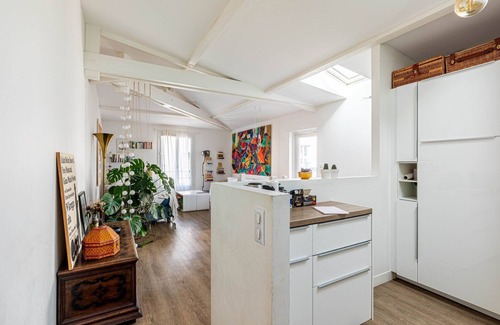 Quartier de la Chapelle Apartment | Le Contemporain - Terrace & Near Montmartre