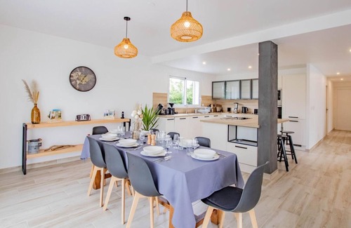 Vaudebarrier House | Le Cottage Charolais