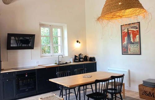 Saint-Didier House | Le Cottage du Chat Blanc