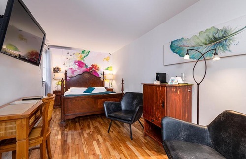 Vieux-Quebec-Cap-Blanc-colline Parlementaire Bed & Breakfast | Le Coureur Des Bois