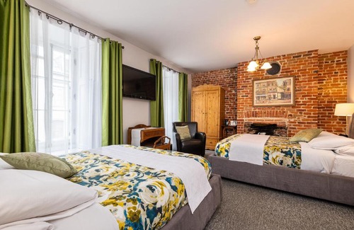 Vieux-Quebec-Cap-Blanc-colline Parlementaire Bed & Breakfast | Le Coureur Des Bois