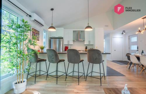 Pont-Rouge House | Le Coureur des bois de Portneuf - Private hot tub Pool Sauna Trails