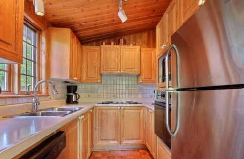 Chertsey House | Le Coyote - 5 acre private forest 3 bedrooms CITQ 320122