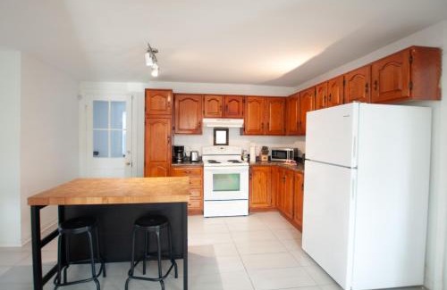 Maizerets Apartment | Le Cozy Limoilou 3 BDR Hopital Enfant-Jesus