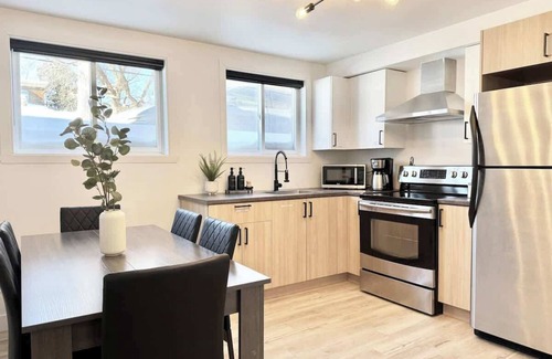 Ste. Foy Apartment | Le Cozy Summary: Déco