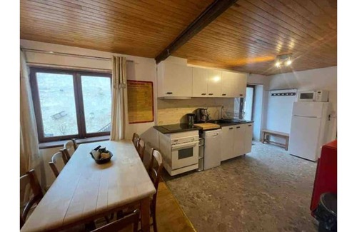 Les Orres Ski Chalet | Le Crampon" cozy for 6/7. Gîtes de la Cordée