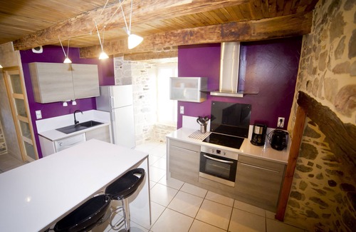 Recoules-Previnquieres House | Le Crochet de Pervenche, 4-star self-catering cottage in a quiet country setting