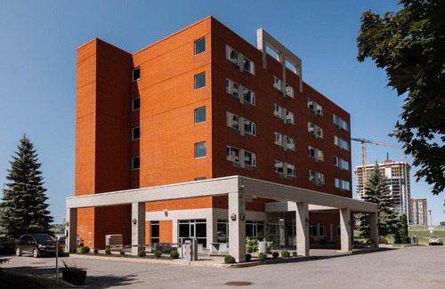 Longueuil Hotel | Le Dauphin Montréal-Longueuil