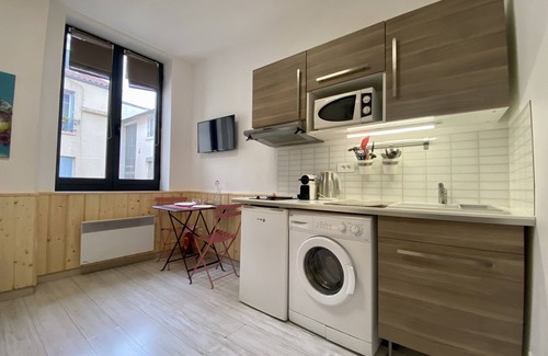 Saint Michel - Mairie Apartment | LE DECOR - Apartment Lyon, very central and well decorated