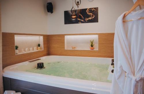 Camors House | Le Desirella gite De Charme Spa