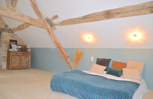 Stigny Bed & Breakfast | Le domaine aux herbes folles with swimming pool and breathtaking views in burgundy