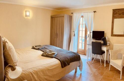 Sainte-Foy-de-Longas House | Le Domaine de Camberoux gite