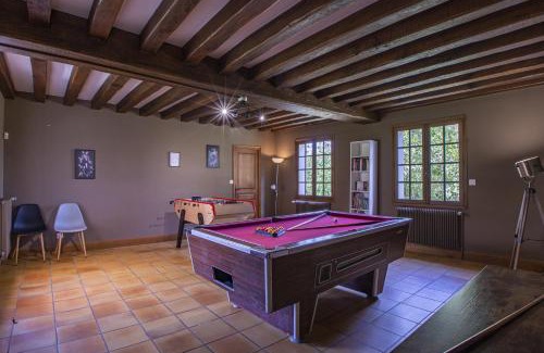 Huisseau-sur-Mauves House | Le Domaine de Baracas - Le Grand Gîte 4 étoiles - piscine-billard-baby-foot-cheminée - 14 personnes