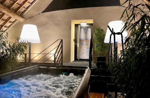 Jouey Hotel | Le Domaine des Prés Verts Suites & Chambres avec Jacuzzi Privatif