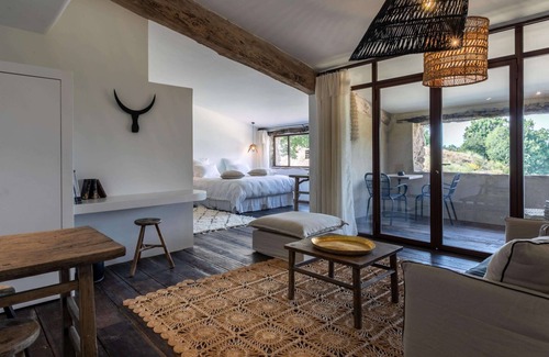 Sivergues House | Le Domaine Du Castellas