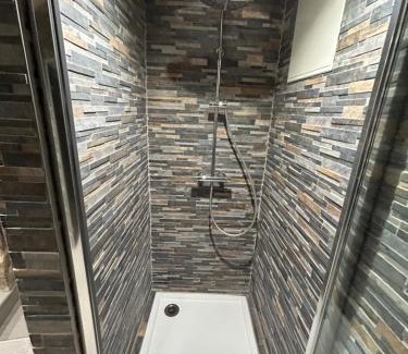 Saint-Laurent-d'Olt House | Le domaine du bez gite de Jules piscine,sauna,sauna,hammam,spa