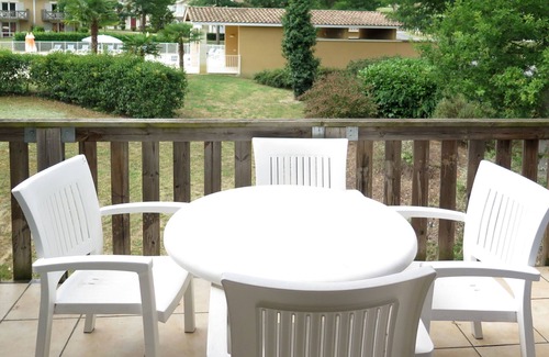 Barbaste Apartment | Le Domaine du Golf d'Albret by Interhome