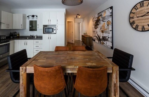 Saint-Mathieu-de-Rioux Ski Chalet | Le Du-MontSKI, Chalet familial ski-in ski-out