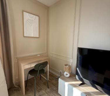 Secteur 3 Apartment | Le Duplex-5p-2 rooms- Free parking