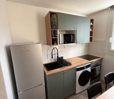 Secteur 3 Apartment | Le Duplex-5p-2 rooms- Free parking