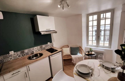 Saint-Jean-d'Angely Apartment | Le Duplex de L'abbaye Royale