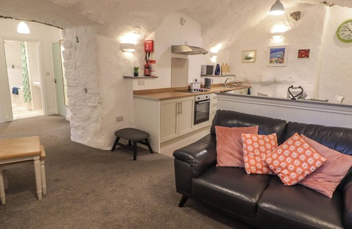 Haverfordwest Cottage | Le Durkestrete Cellar