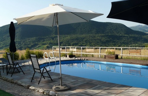 Casoli Apartment | Le Farfalle Abruzzo - Farmhouse apartment 1 with pool near Casoli