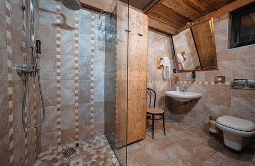 Romano d'Ezzelino Bed & Breakfast | Le Fate Corbezzole B&B - Paradise Suite