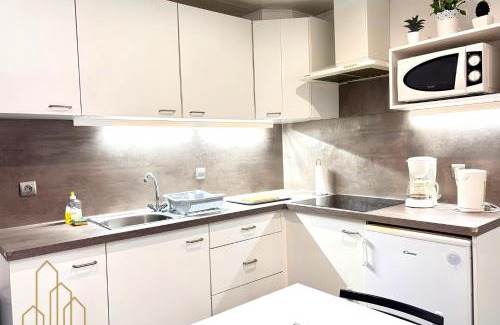 Roanne Apartment | Le Ferdinand I - Cosy & Central