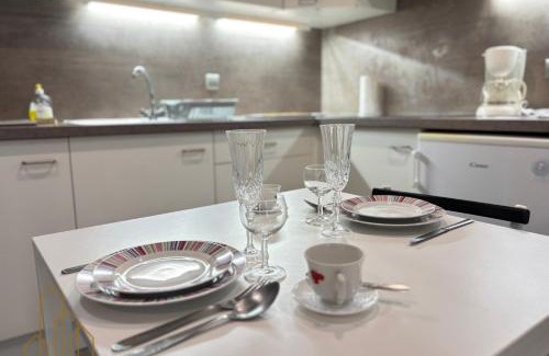 Roanne Apartment | Le Ferdinand I - Cosy & Central