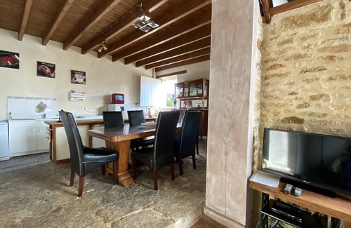 Bazoges-en-Pareds House | Le Figuier - Gîte for 4 people