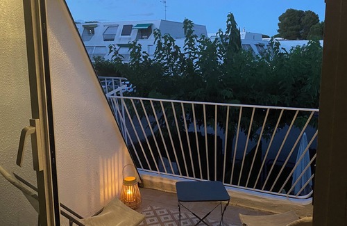 La Petite Motte Apartment | Le Floride, air-conditioned studio with parking