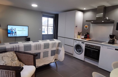 Mont-Dol Cottage | Le Fournil-Gîte-Apartment-Ensuite with Bath