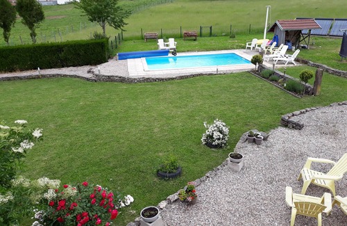 Mailleroncourt-Saint-Pancras House | Le Mouton Qui Rit gite/solar heated pool