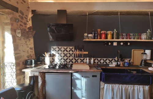 Corseul House | Le Gîte au Pressoir, Indépendant et Atypique Entre Dinan 5mn et la Côte 15mn