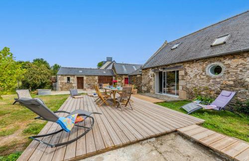 Saint-Mathieu House | Le gîte de Saint Mathieu, longère pleine de charme au bout du monde ! jacuzzi extérieur vue sur la campagne, salle de billard