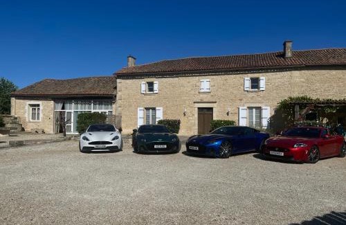 Melleran House | Le Gîte des Jonquilles up to 12 People 6 Bedrooms
