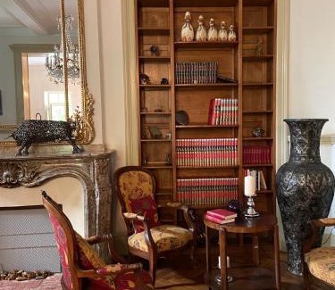 Auriac-sur-Vendinelle Apartment | Le Gîte du Château