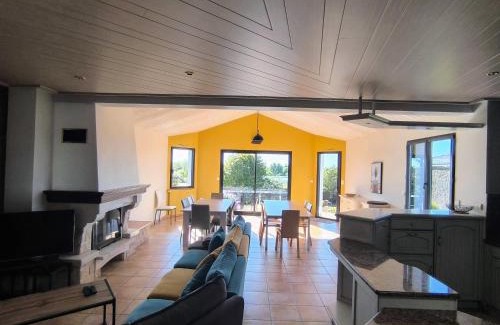 Saint-Paul-en-Pareds House | Le Gîte du Côteau - 6 chambres
